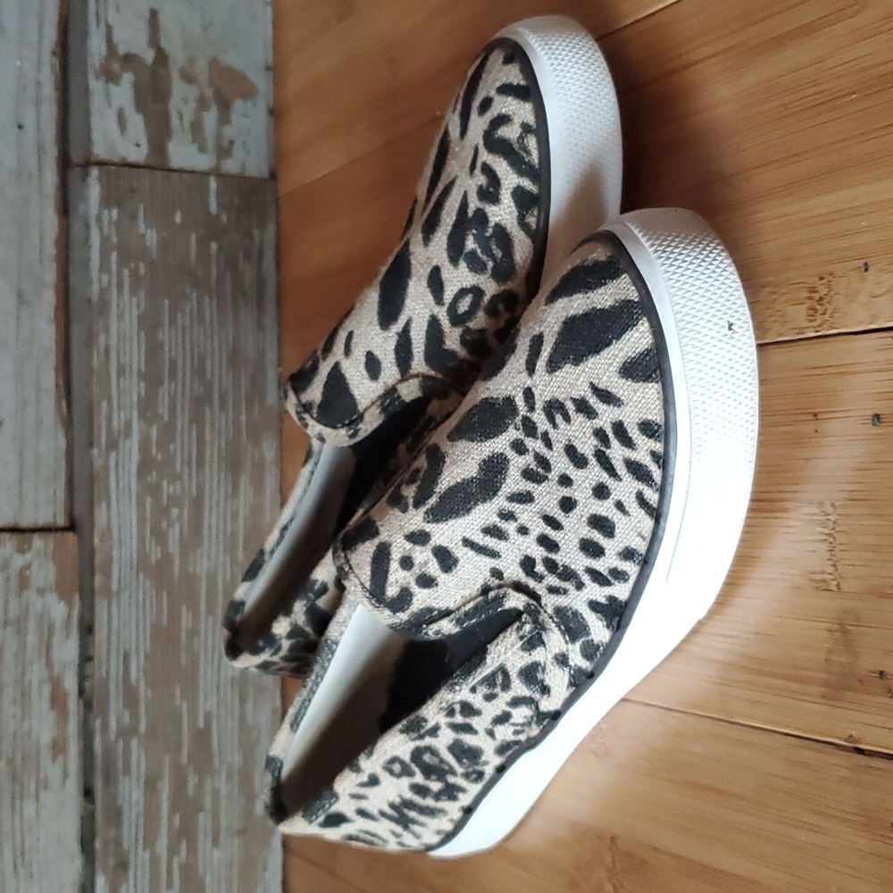 Sperry Cheetah/Leopard slip on loafers Size 6.